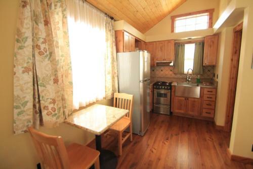 Hotel Convict Lake Resort