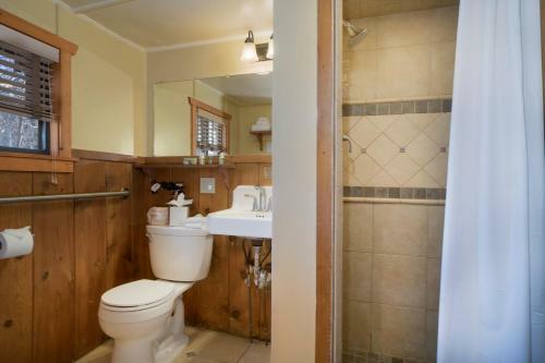 Hotel Convict Lake Resort