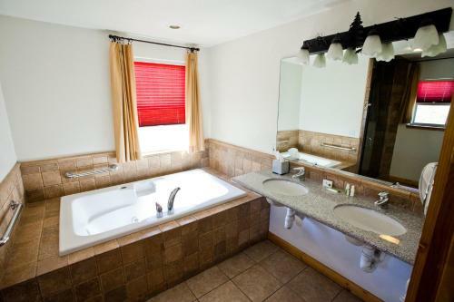 Hotel Convict Lake Resort