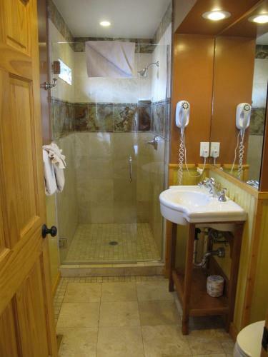 Hotel Convict Lake Resort