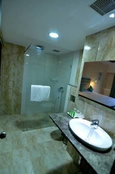 Q Hotel