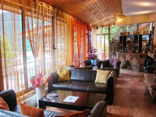 9 Suites Aparthotel