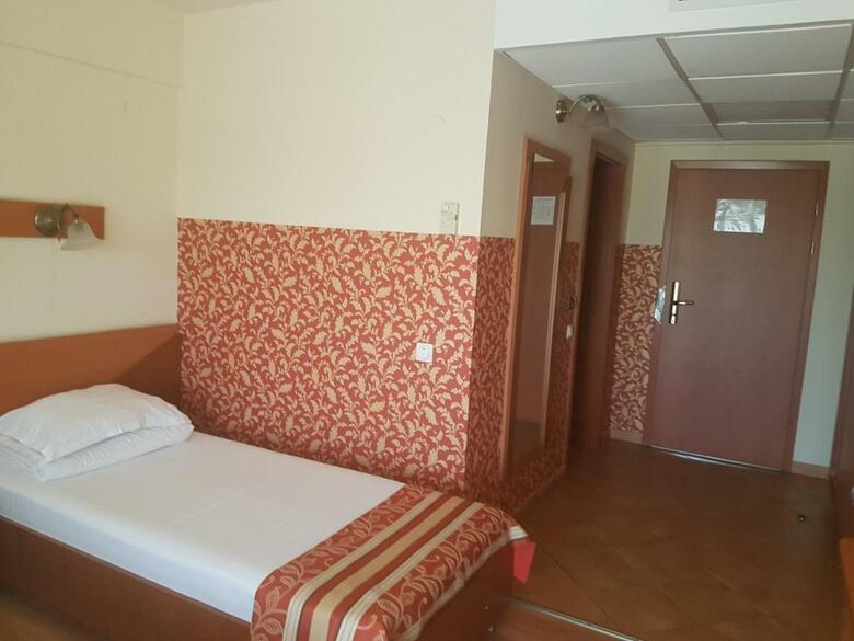 Hotel Transit