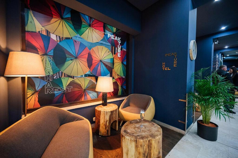 Peakture Hotel