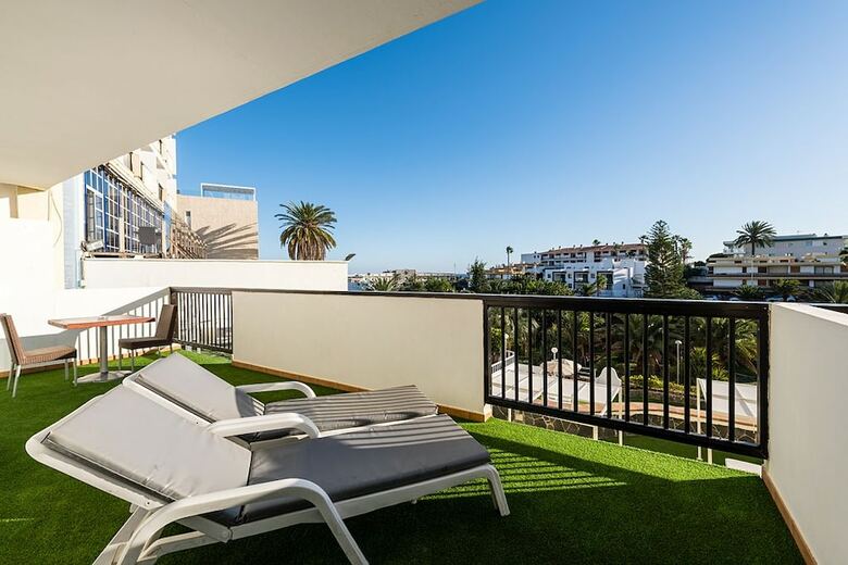 Aparthotel New Folias