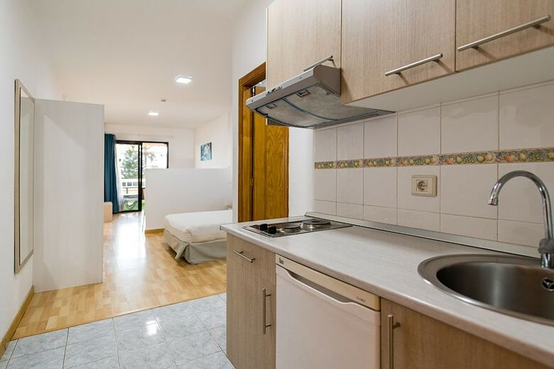 Aparthotel New Folias