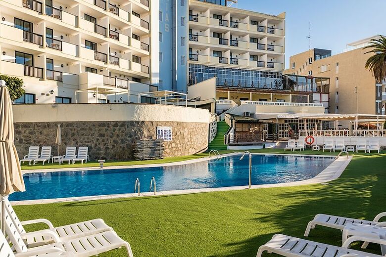 Aparthotel New Folias