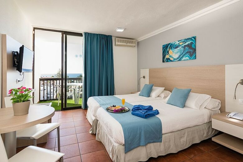 Aparthotel New Folias