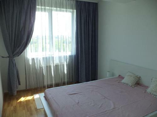 North Lane Apartment