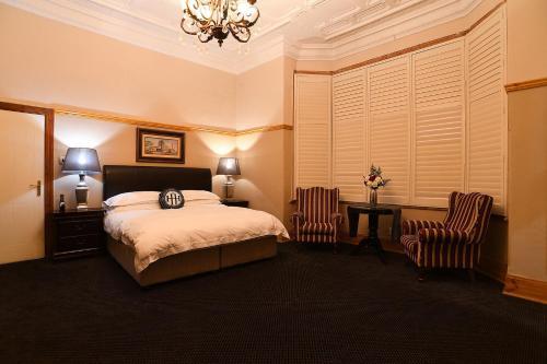 Halfway House Hotel