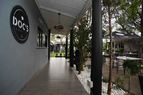 Halfway House Hotel