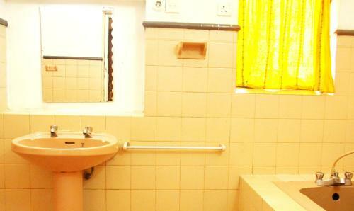 Hostal Golden Bridge