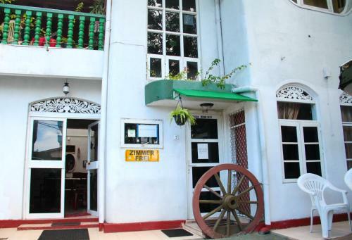 Hostal Golden Bridge