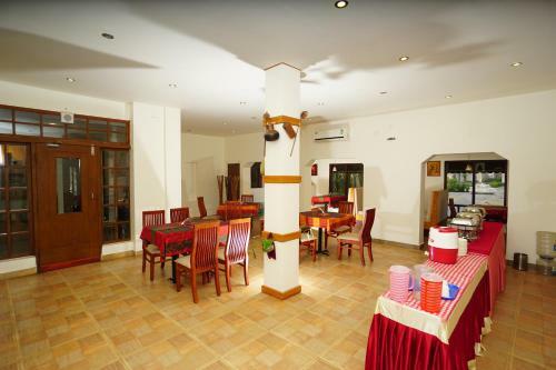 Hotel Sadhoo Holistic Inn