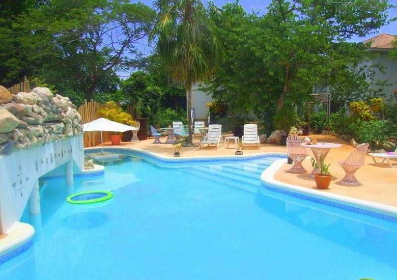 Hostal Catcha Falling Star Gardens