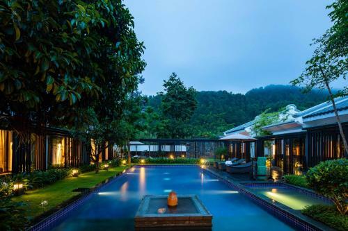 Tengchong Hotel Hotspring Village