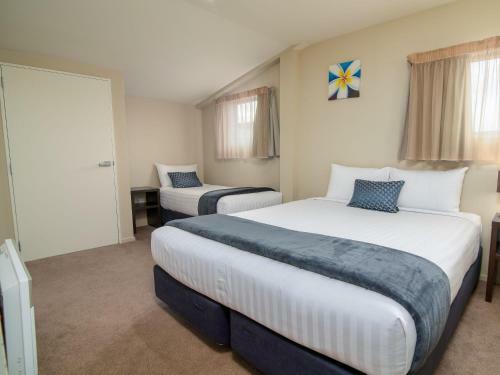 Riverstone Motel