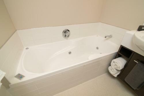 Riverstone Motel