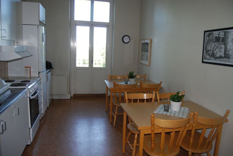 Hostal Hellidens Slott Och Vandrarhem