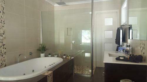 Villa Abbys Cottages Bright