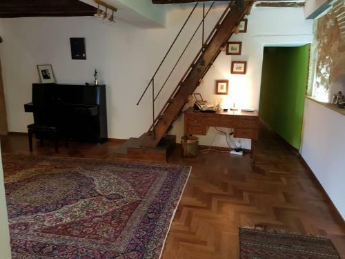 B&b44
