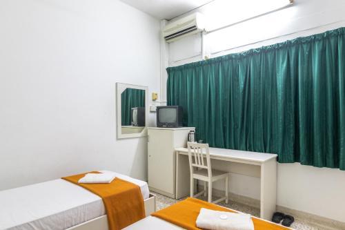 Dragon Hotel
