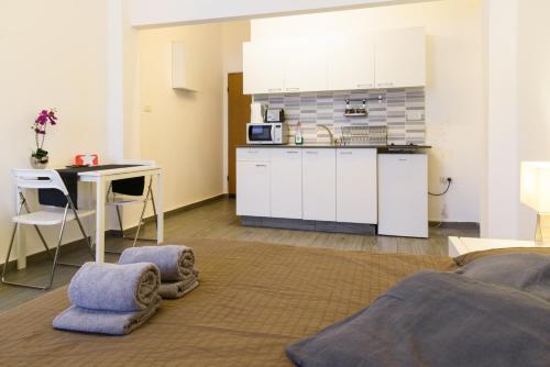 Frishman Apartments