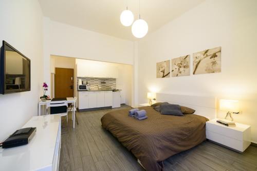 Frishman Apartments