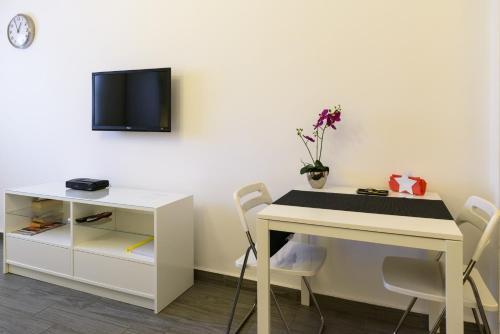 Frishman Apartments