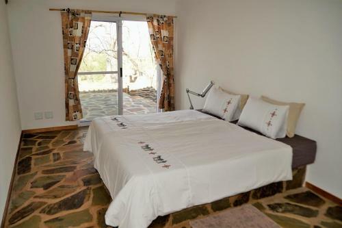Eagle Rock Guest-farm And Business Lodge