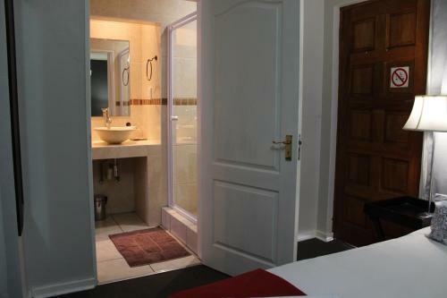 Hostal 3 Liebeloft Guest House