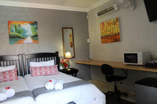 Hostal 3 Liebeloft Guest House