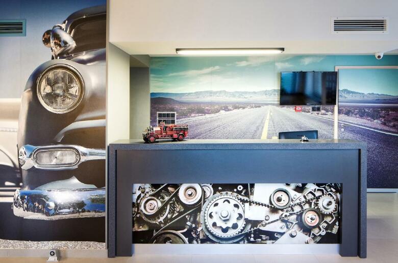 Automobil Hotel