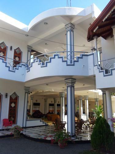 Peacock Reach Hotel