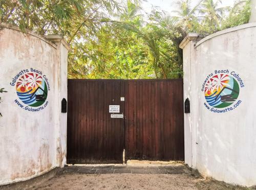 Hostal Galawatta Beach Cabanas