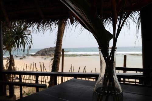 Hostal Galawatta Beach Cabanas