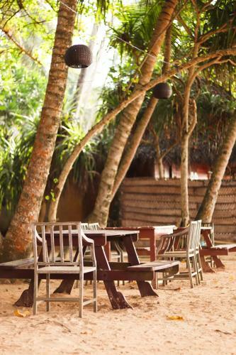 Hostal Galawatta Beach Cabanas