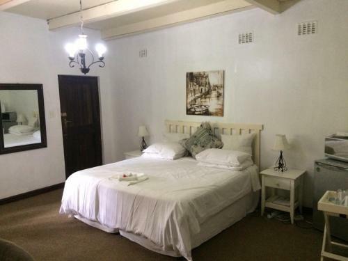 Hostal La Familia Guest House