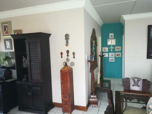 Hostal La Familia Guest House