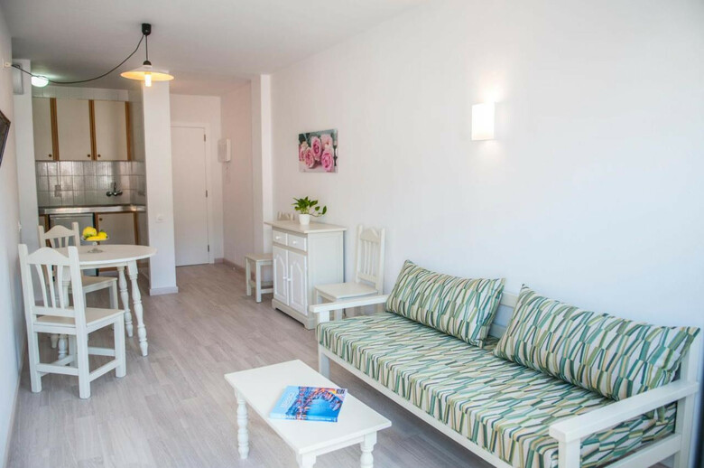 Apartamentos Loar Ferreries
