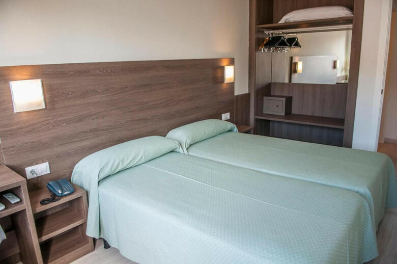 Apartamentos Loar Ferreries