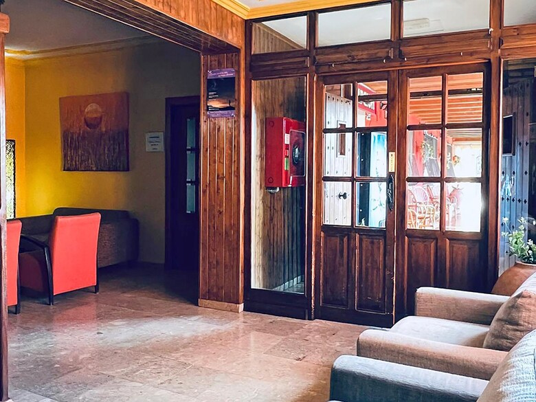 Hotel La Rueda