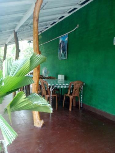 Hostal Walawa Cottage
