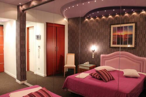 Carol Hotel