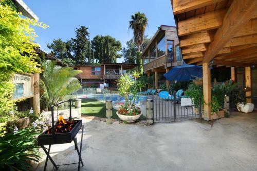 Lodge Barzilay Mansion