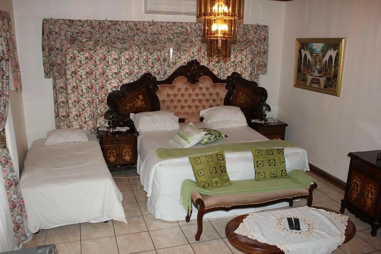 Hostal Tzaneen Guest House