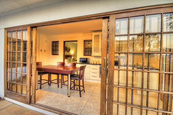 Bed & Breakfast Nut Grove Manor