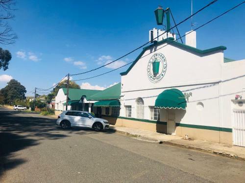 Hotel Green Lantern Inn