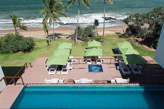 Reefs Edge Hotel