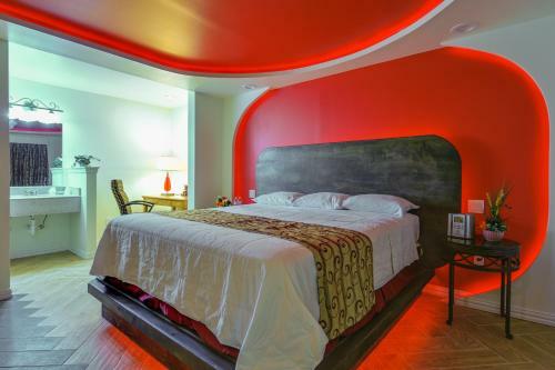 Hotel Romantic Inn & Suites